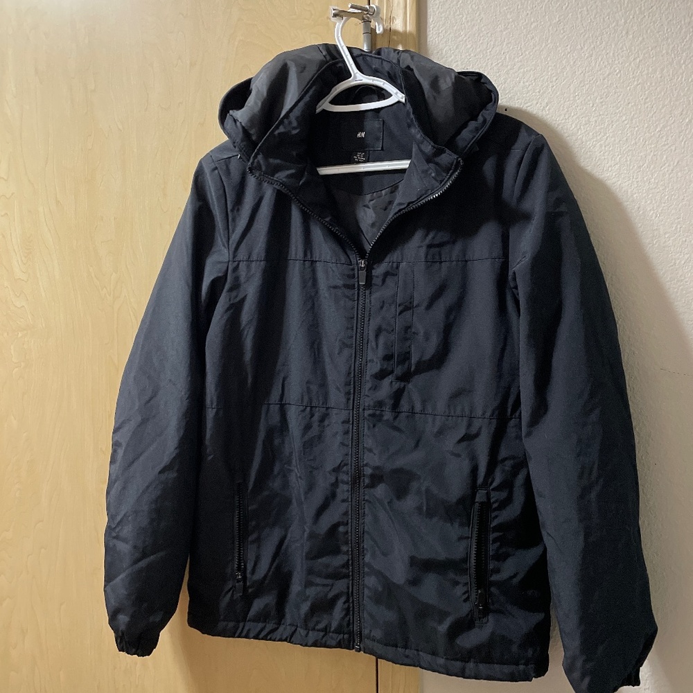 Adult XS H&M Weatherproof Thick Warm Coat with hood- side pockets and a zip ches